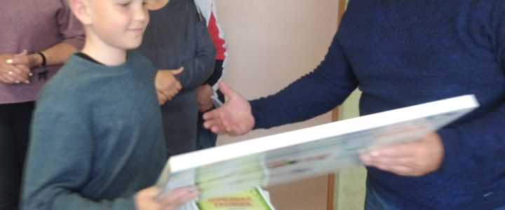 Конкурс детских рисунков, приуроченный ко дню защиты детей, состоялся в АО «Совхоз Корсаковский»